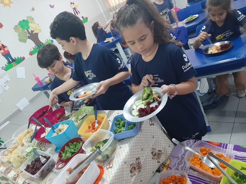 Salada Divertida (2º ano-tia Aline)