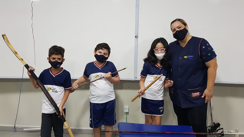 Alunos conhecem instrumentos indígenas 3º ano-Milena