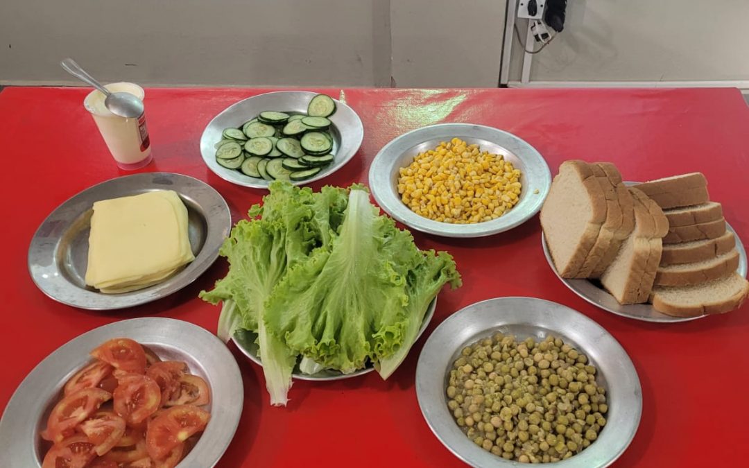 Alunos dos jardins I montam “lanche divertido”