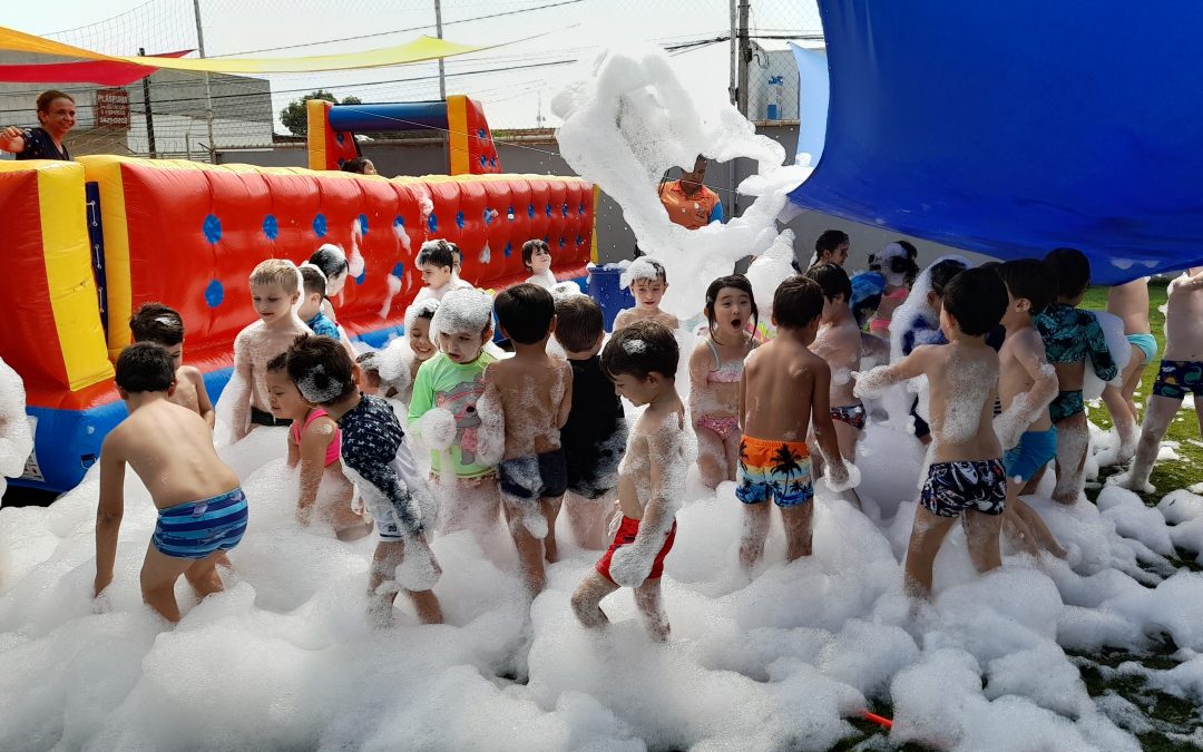 Semana da Criança Passo a Passo: dia de futebol de sabão, gincana, oficina de arte e experimentos